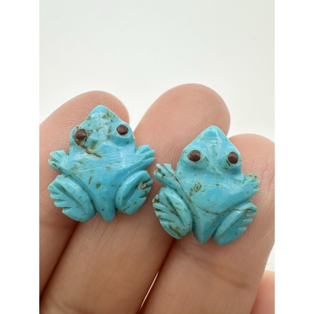 Hand carved Native American Zuni Turquoise Frog Fetish Post Earrings Sterling